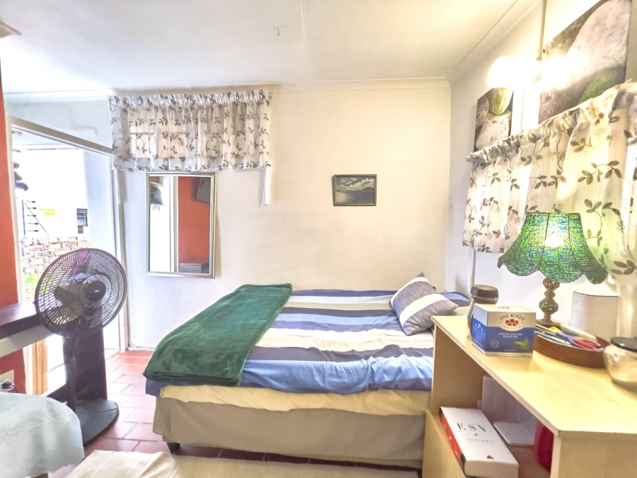 To Let 1 Bedroom Property for Rent in Green Point Western Cape